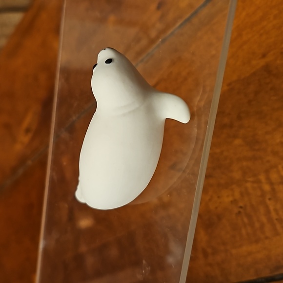 HIGHBANK | PORCELAIN SEAL PUP | SCOTLAND - Picture 2 of 5